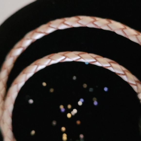 🩷PANDORA! ‘Authentic! Like NEW! Leather Bracelet/Necklace w/5 Pandora Charms! 💕 - Picture 4 of 4